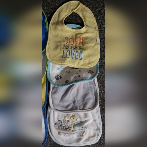 Assorted Bibs - Picture 2 of 4